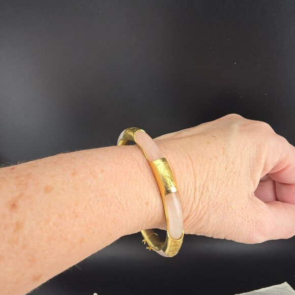 Vintage Jadeite & 10KT Gold-Plated Hinged Bangle Bracelet - Statement Piece - Picture 6 of 7